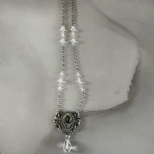 Chic Silver Pendant Necklace with Crystal Accents